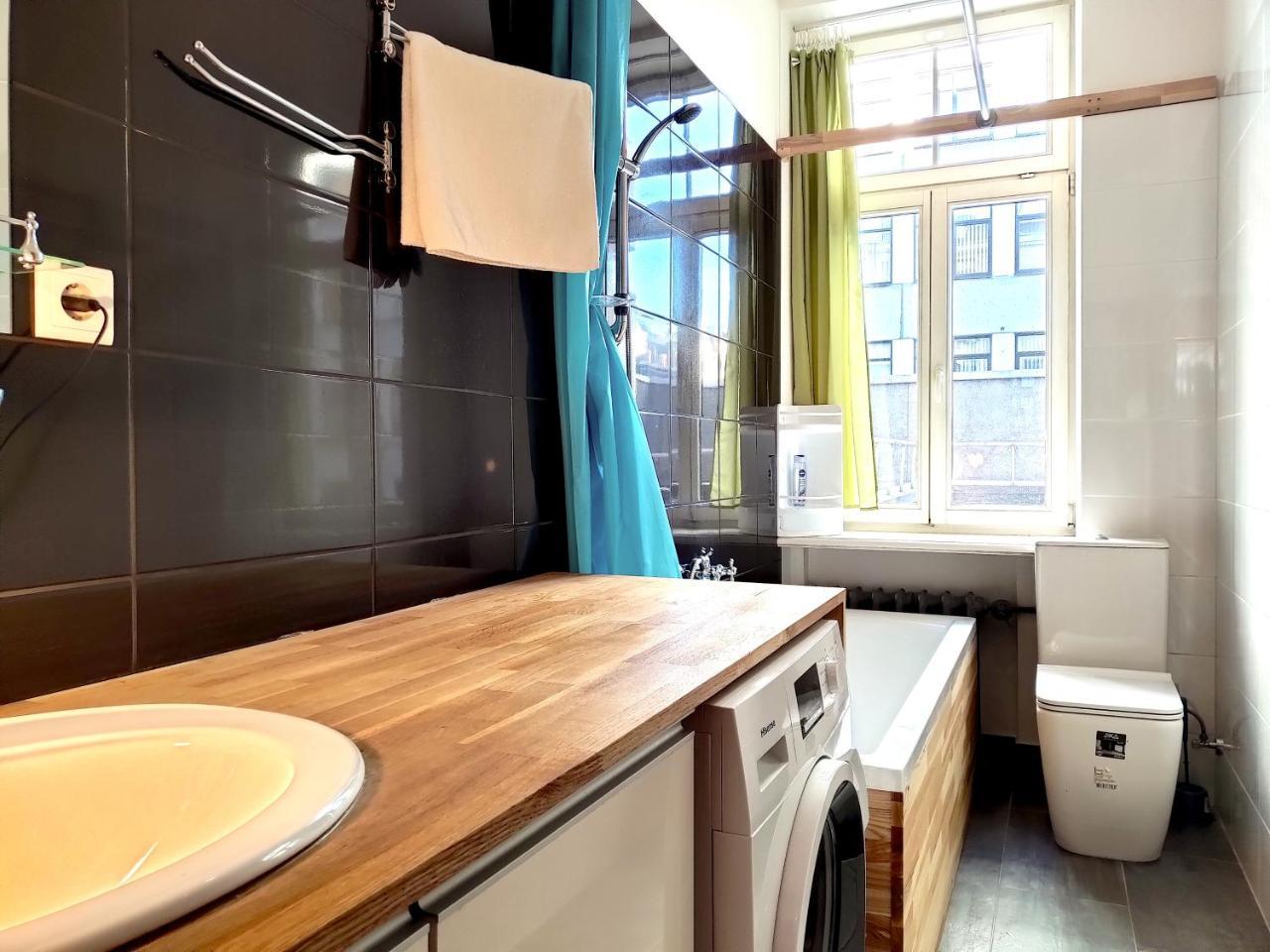 Brivibas Center Butas Riga